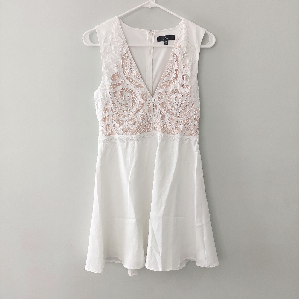 Lulus dress medium white with nude underlay sleeveless zipper back knee length